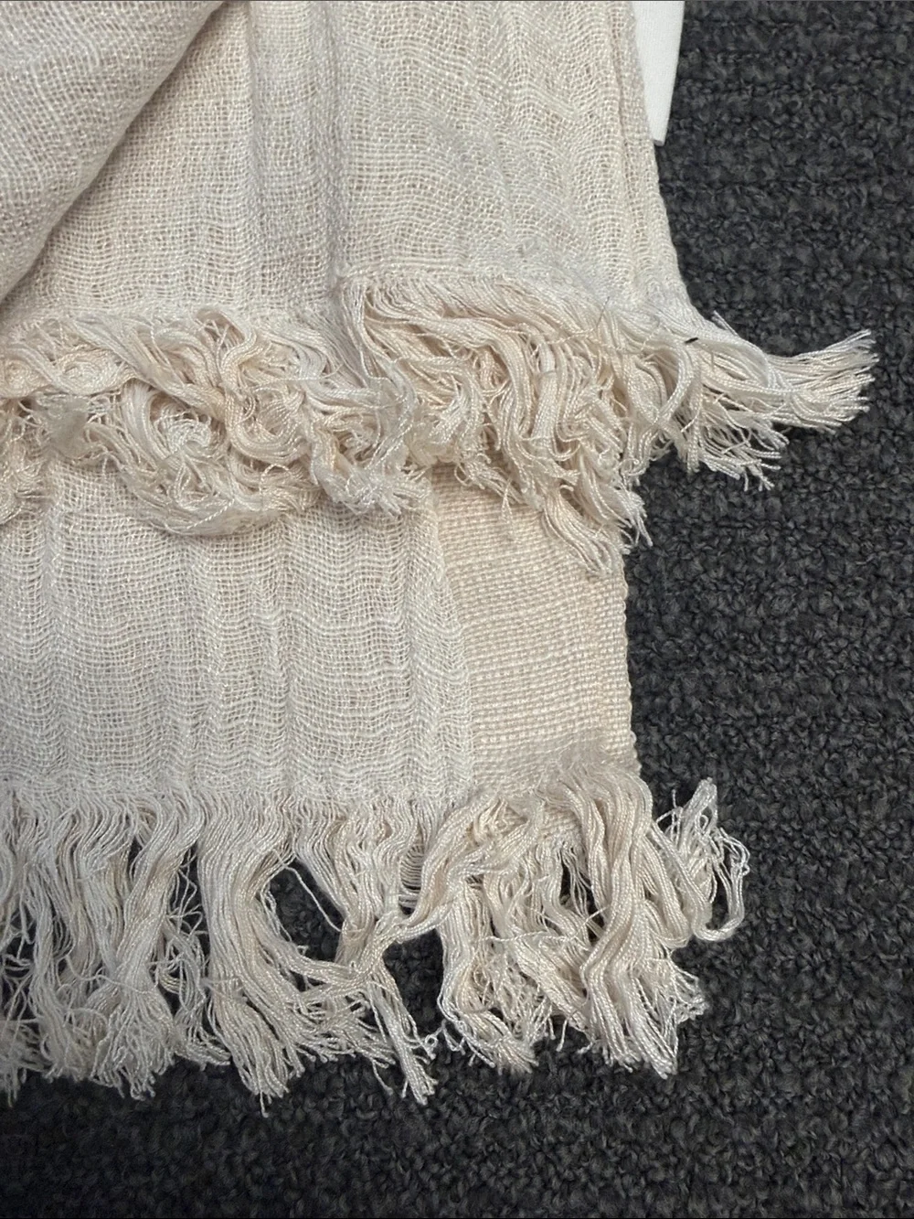 MAGNOLIA Throw Blanket in Cream/Off White